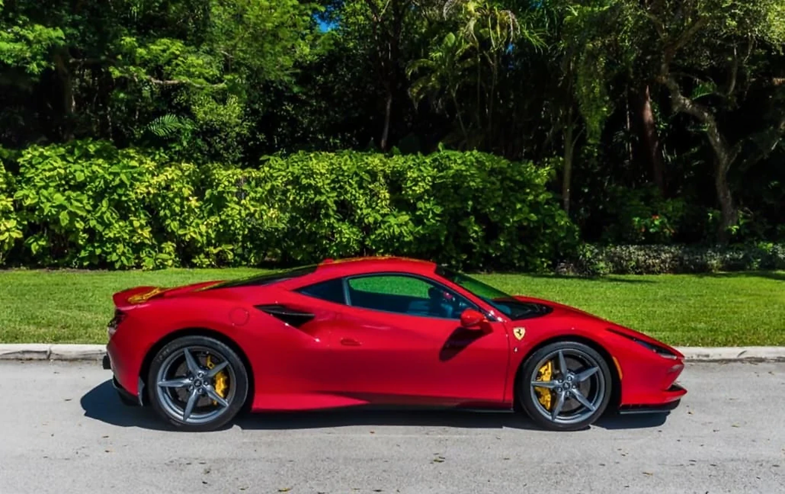 Ferrari F8 Tributo photographed for the THE LUX CAR contact guide