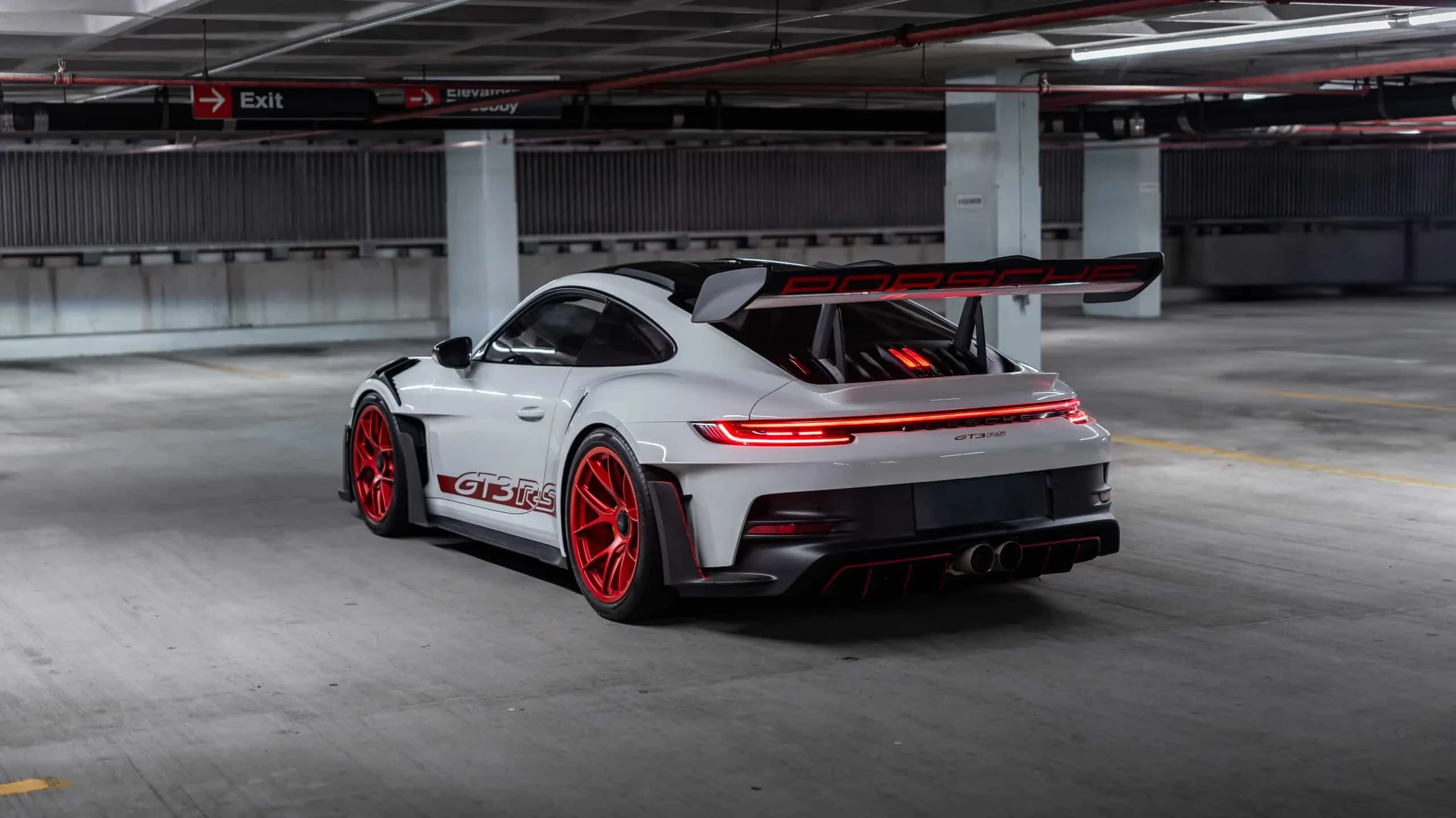 Porsche 911 GT3 RS for miami grand prix exotic car rentals — luxury event car rental Miami — THE LUX CAR guide